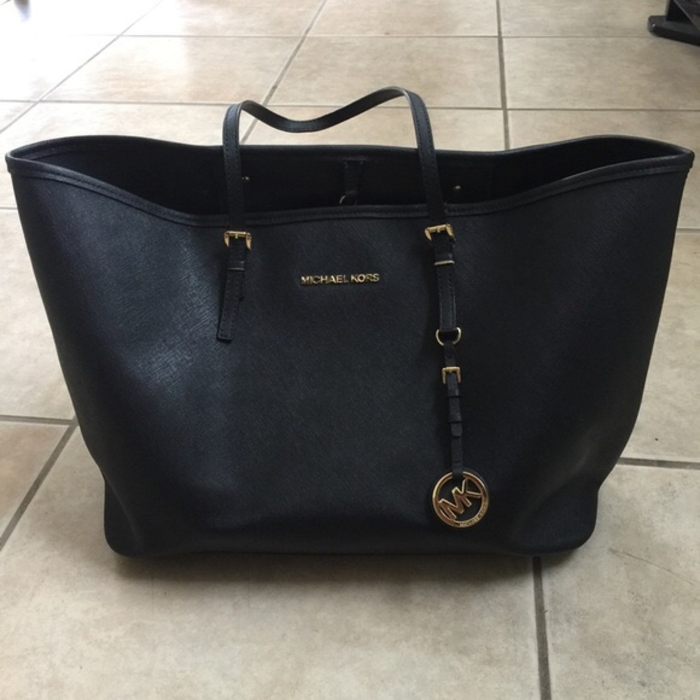 AUTH MICHAEL KORS JET SET TOTE